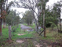 NSW - Wolumla - Coral Park Rd (old H1) becomes private land - south end (11 Feb 2010)